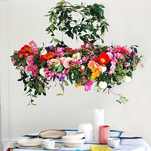 How to make a stunning flower chandelier