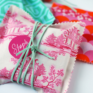 NO-SEW FABRIC GIFT BAGS tutorial