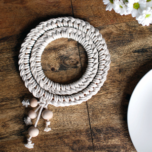 make a macrame knotted trivet