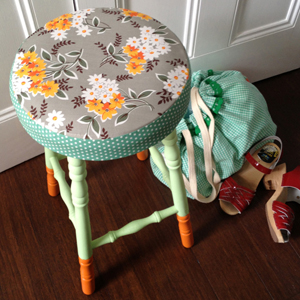 MAKEOVER A STOOL