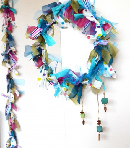 Crafttuts+ Christmas Wreath and Garland Tutorial via we-are-scout.com