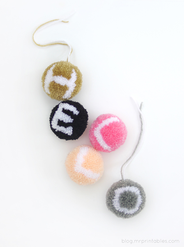 alphabet-pompoms-tutorial-hello