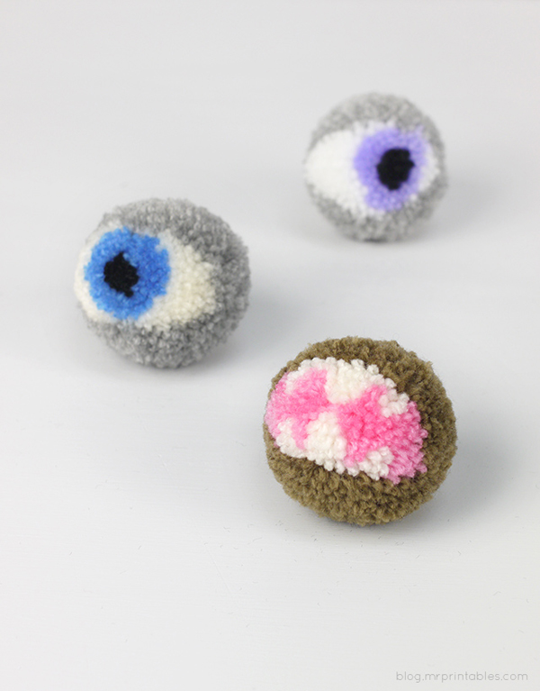 løn Ret jøde TUTORIALS to make all sorts of awesome pom poms - We Are Scout