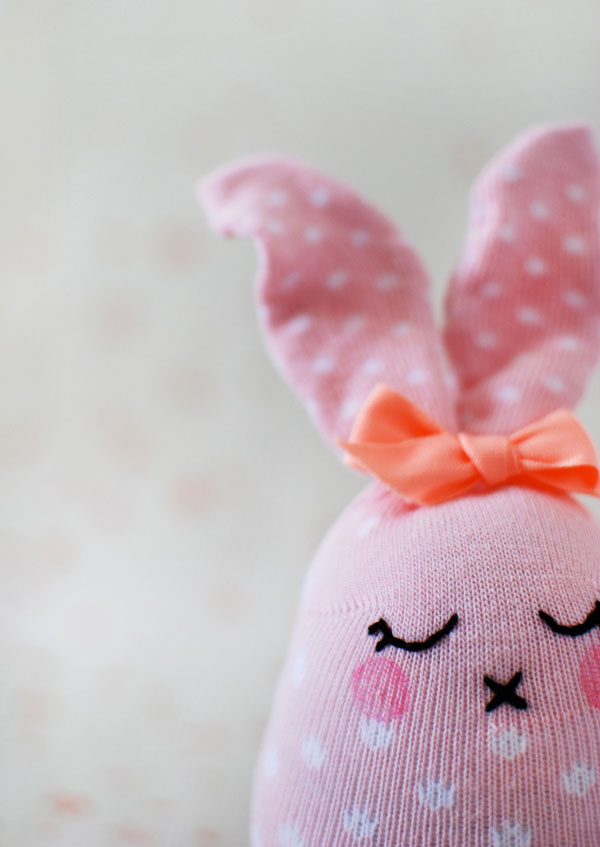 How to make a sock bunny. 