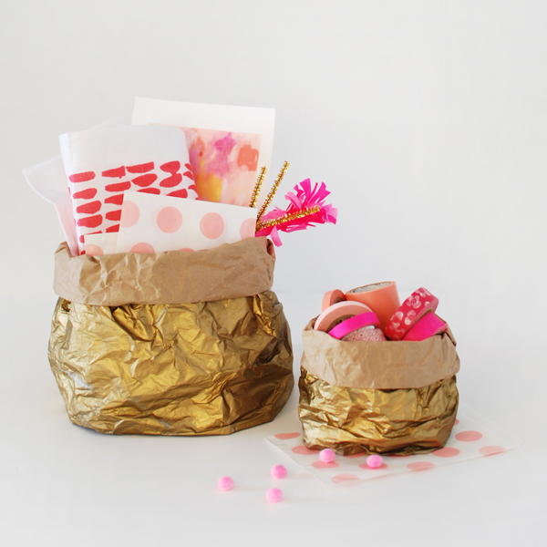 How to make gorgeous gold paper storage sacks :: tutorial on theredthreadblog.com