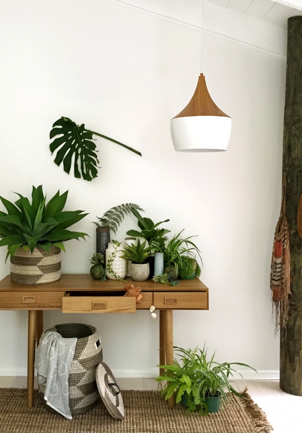 Entry hall makeover: Decorating with indoor plants, via we-are-scout.com.