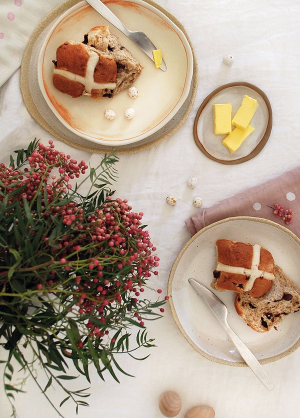 How to decorate your table for Easter: 3 Stunning Ideas, via We-Are-Scout.com. Photo: Lisa Tilse for We Are Scout