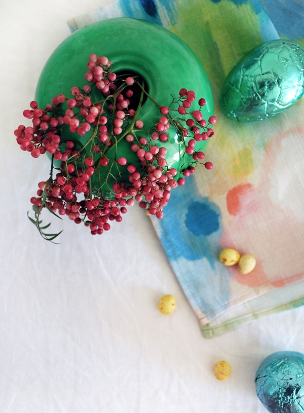 How to set a beautiful table for Easter, via We-Are-Scout.com. 