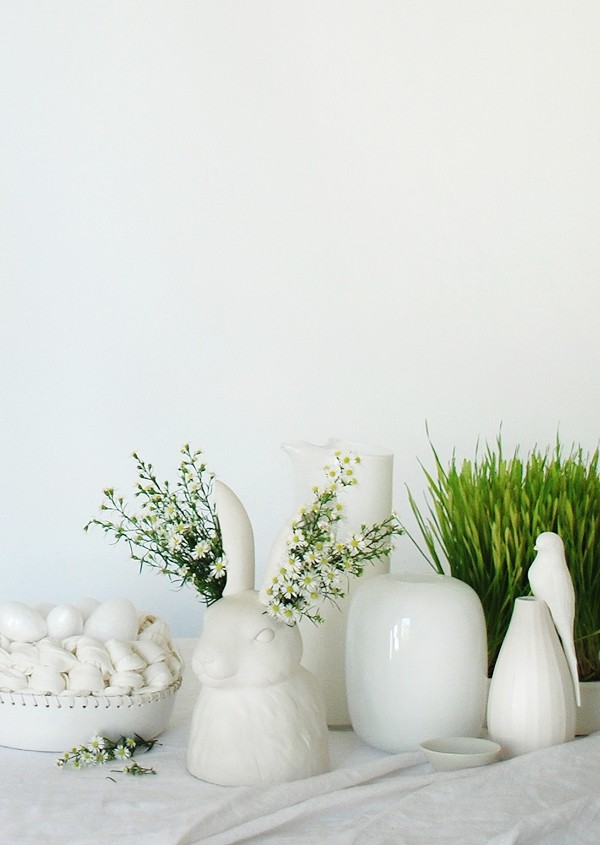 How to decorate your table for Easter: 3 Stunning Ideas, via We-Are-Scout.com. 