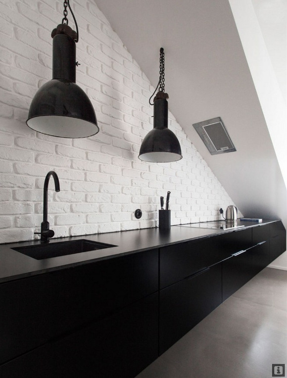 TREND SCOUT: Black kitchens. The Pallet Apartment via Bydleni iDNES/Desire to Inspire.