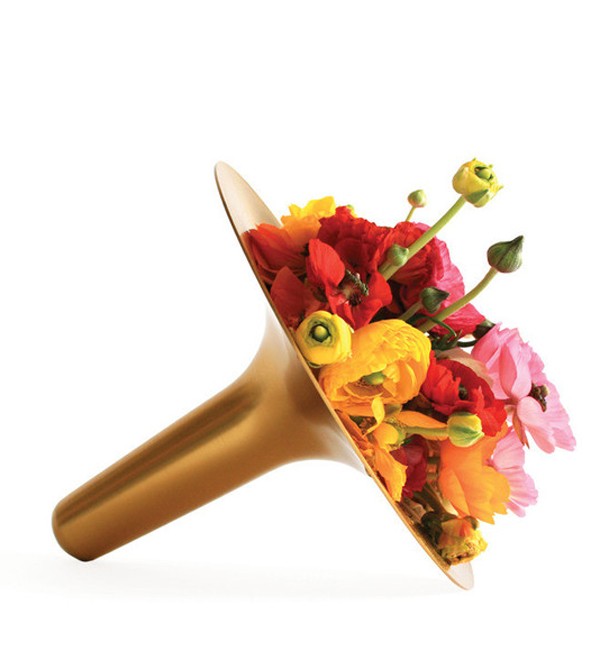 posy-vase-gold