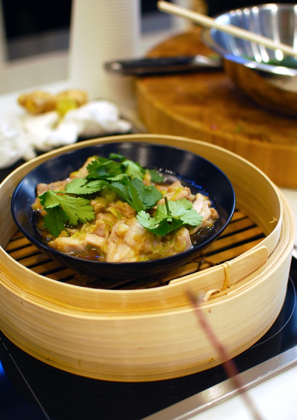 Adam Liaw's Asian Cookery School at Williams Sonoma. Photo Lisa Tilse for We Are Scout.