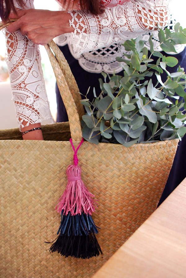 Learn how to make a layered raffia tassel