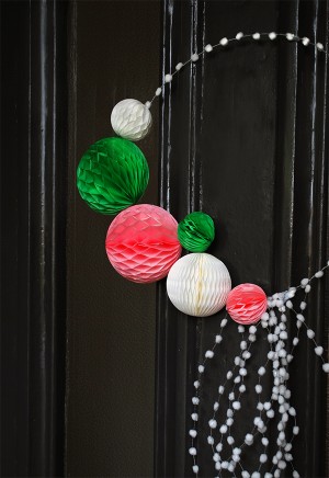 Make a fast and easy DIY modern Christmas wreath