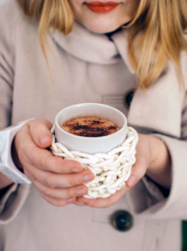 crochet a cuddle mug cosy