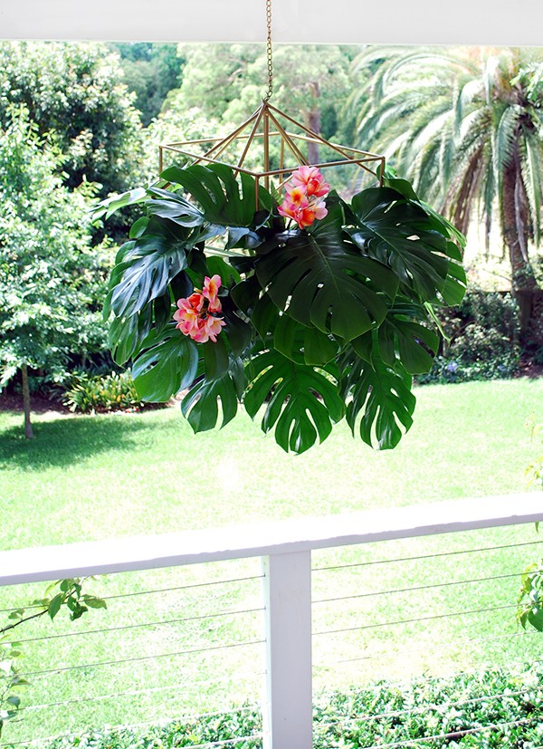 A tropical Australian Christmas - with a hanging monstera chandelier. Photo by Lisa Tilse for We Are Scout.