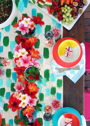 DIY Painted table runner or tablecloth for your next party