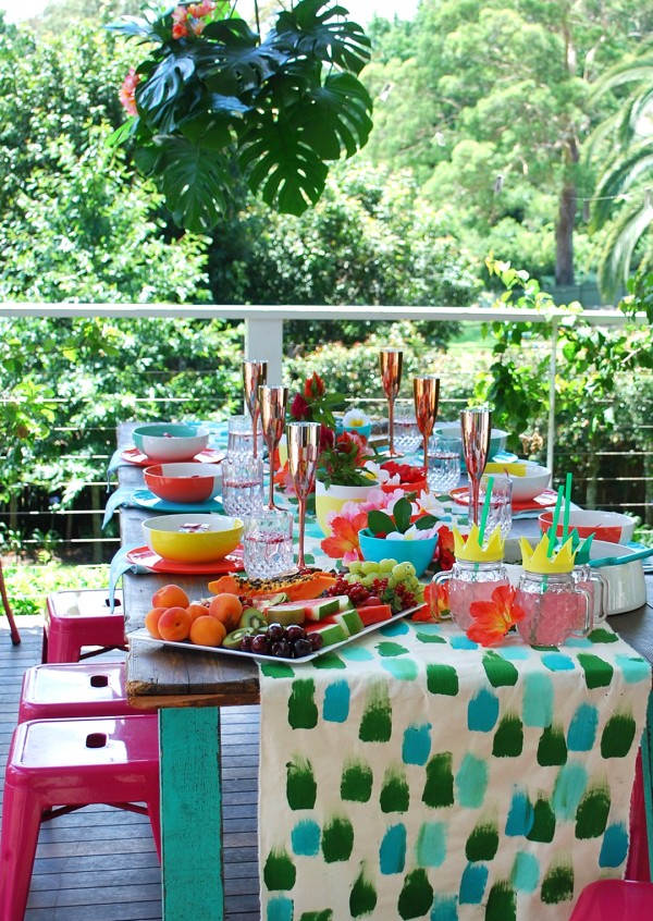 DIY Painted table runner or tablecloth for your next party