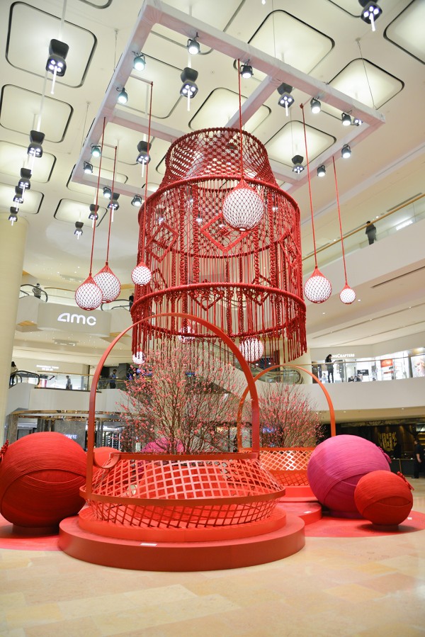 Australian fiber artist Natalie Miller made the world's biggest macrame chandeliers with 10km (6 miles) of rope.