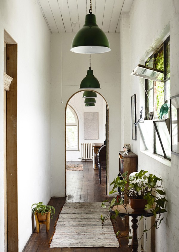 The home of artist Saskia Folk. Photography Derek Swalwell.