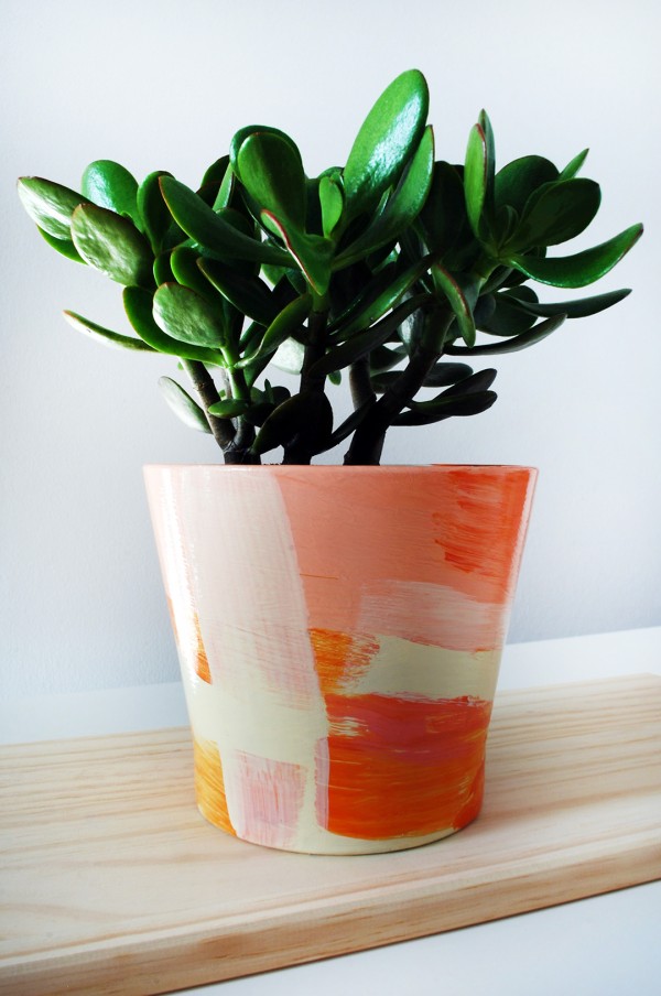 DIY - give old thrifted pots new life with paint