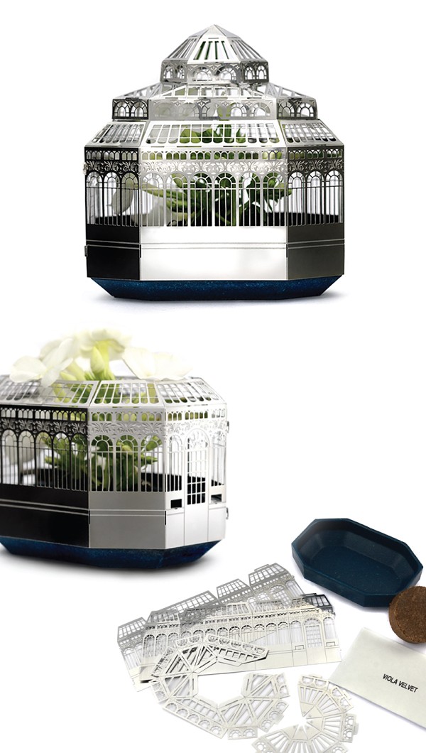 Plantini mini greenhouse