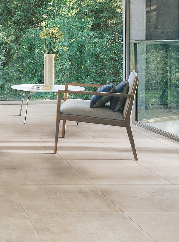 Porcelain tiles with the look of concrete