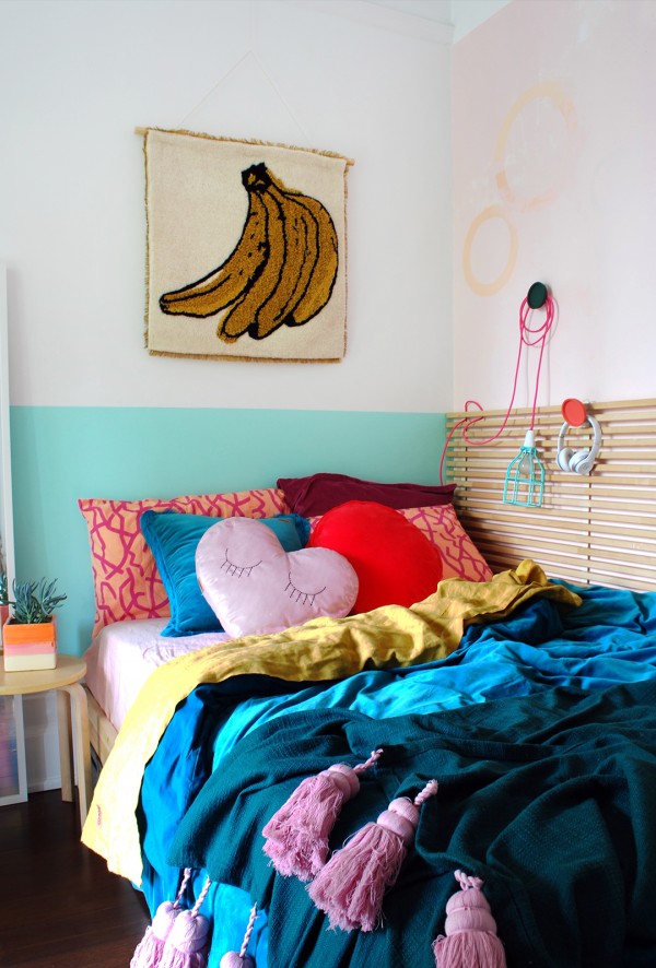 A tiny bedroom makeover for a teen girl. How to create a teen retreat in a small space.