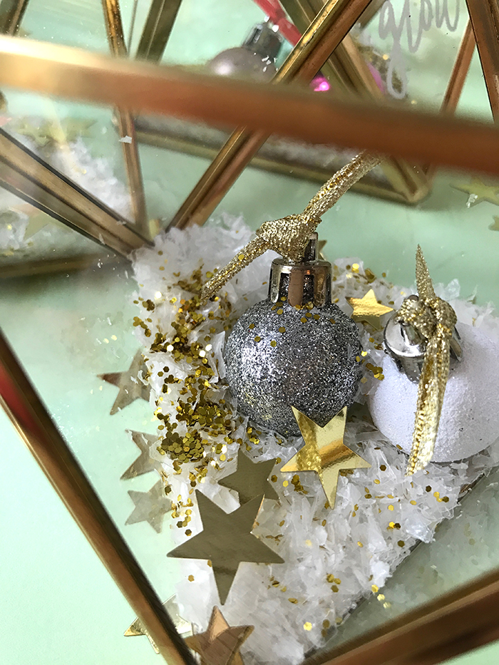 Terrariums aren't just for plants - make some super cute mini Christmas terrariums