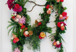 DIY fresh flower garland - step by step guide