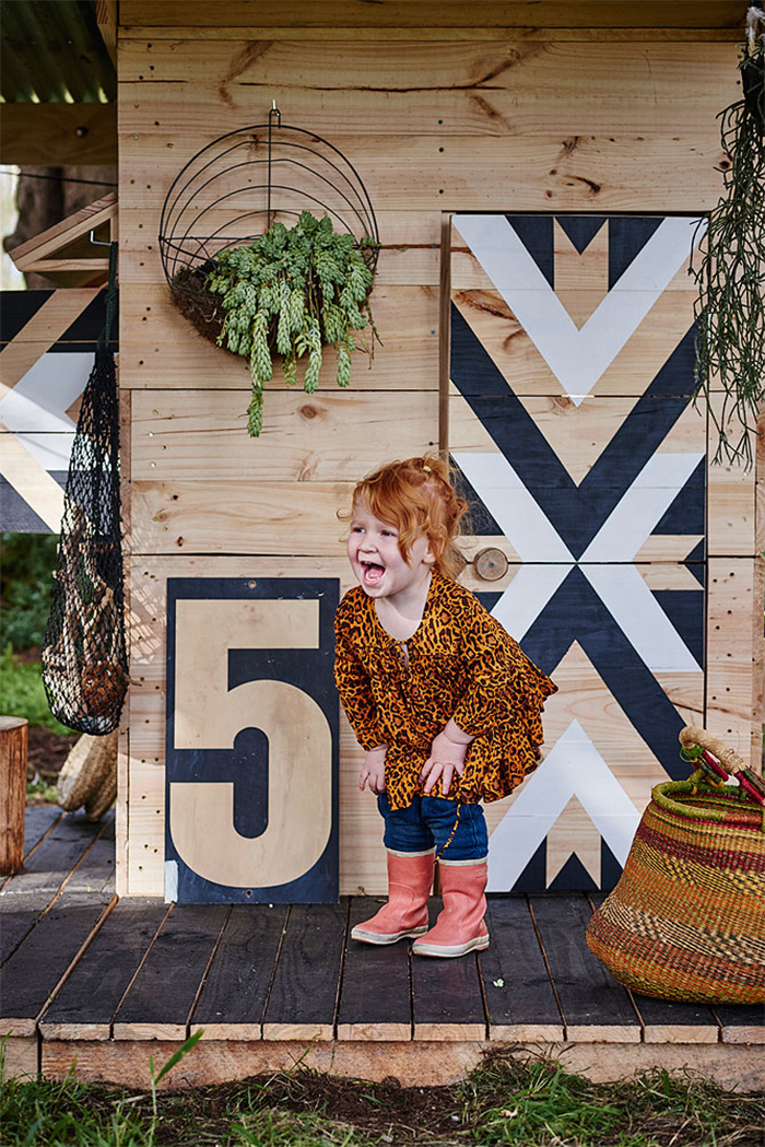 How adorable is this! Best cubby house ever