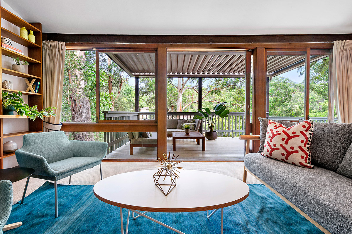 A fabulous mid century Pettit + Sevitt Sydney home