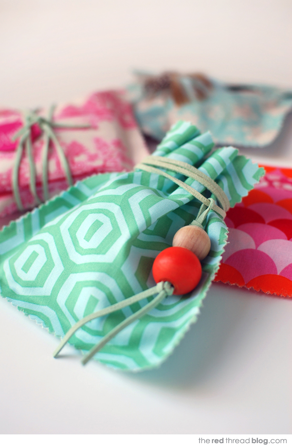 TUTORIAL :: make gorgeous no-sew fabric gift bags - We Are Scout