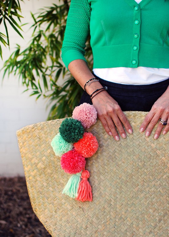 learn how to make a layered pom pom tassel from raffia