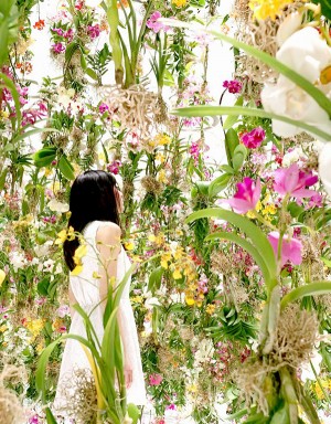 Floating Flower Garden art installation by TeamLab